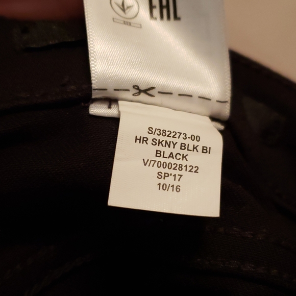 Banana Republic High Rise Black Skinny Jean - Picture 5 of 5